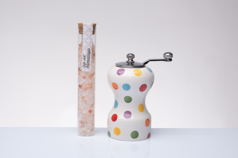 Regali e Bomboniere - Prodotti - Bomboniere Utili - MACINASALE POIS DIPINTO A MANO CON PROVETTA SALE AROMATIZZATO