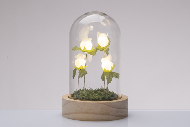 Regali e Bomboniere - Prodotti - Matrimonio - LAMPADA 3 TULIPANI 9XH14CM  VETRO E LEGNO CON LED