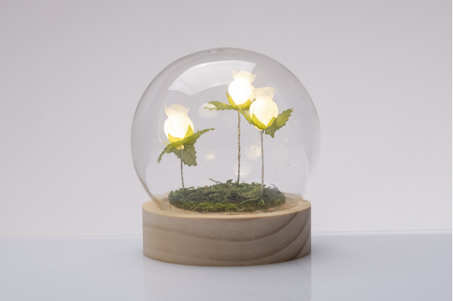 Regali e Bomboniere - Prodotti - Matrimonio - LAMPADA 3 TULIPANI VETRO CON BASE LEGNO 10X11XM 