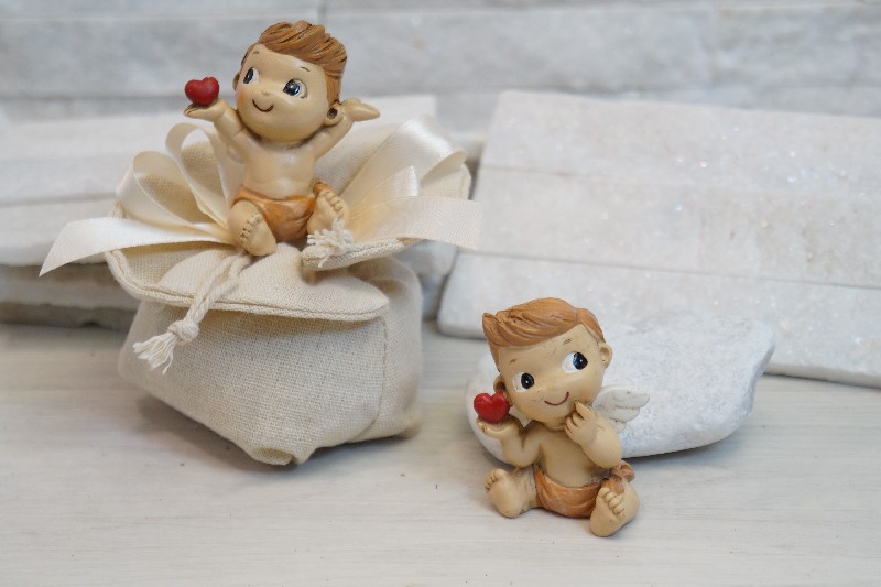 Regali e Bomboniere - Prodotti - Comunione e Cresima - ANGELO EROS CUORE DELLAMORE SEDUTO 6CM ASSORTITO RESINA 