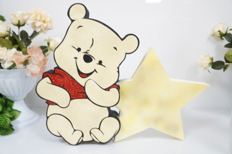Regali e Bomboniere - Prodotti - FIOCCHI NASCITA  - WINNIE THE POOH BABY POLISTIROLO 45CM PERSONALIZZABILE CON NOME 