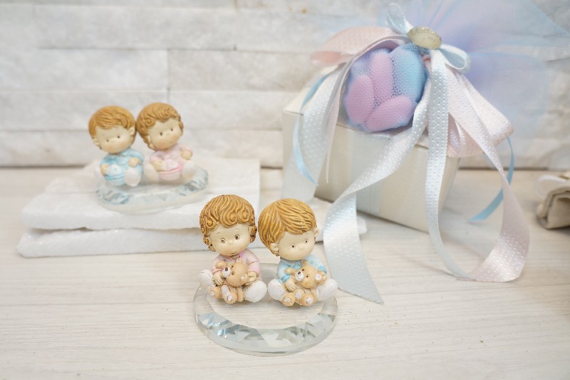 Regali e Bomboniere - Prodotti - Bomboniere Gemelli - GEMELLINI MASCHIO FEMMINA SU CRISTALLO 6X5CM CON BOX (14503L)