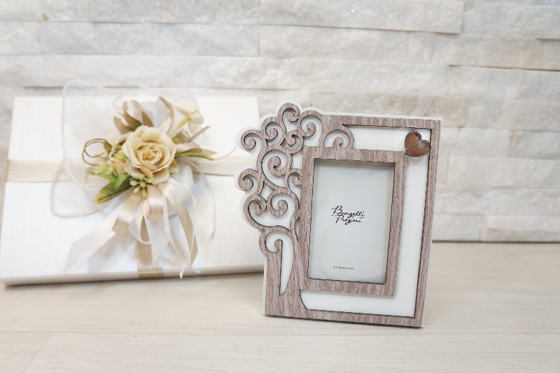 Regali e Bomboniere - Prodotti - MEMORY - CORNICE ALBERO VITA ROVERE INT6X9CM EST 8,5X 11,5 CON BOX