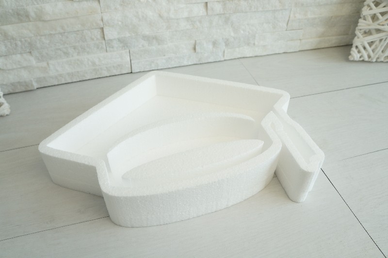Regali e Bomboniere - Prodotti - Porta Confetti Polistirolo - TOCCO LAUREA PORTA CONFETTI 35X23,5CM POLISTIROLO BIANCO NATURALE