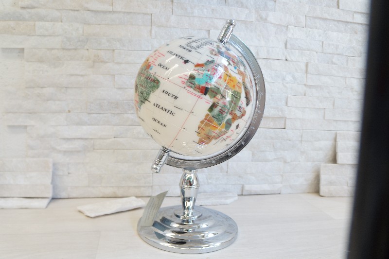 Regali e Bomboniere - Prodotti - Mappamondo - Mappamondo h43x24cm in pietra SFERA 220MM BIANCO E ARGENTO