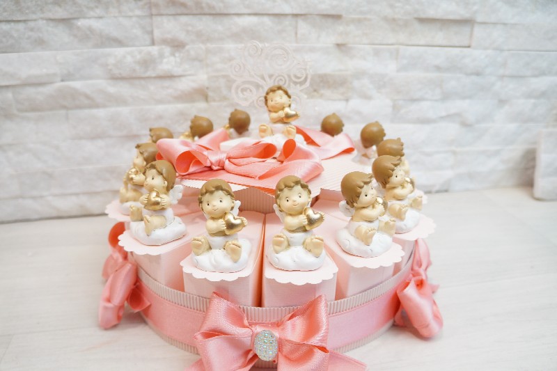 Regali e Bomboniere - Prodotti - Torta Bomboniera - ANGELO CUORE SU NUVOLA 4X5CM BOMBONIERA RESINA 