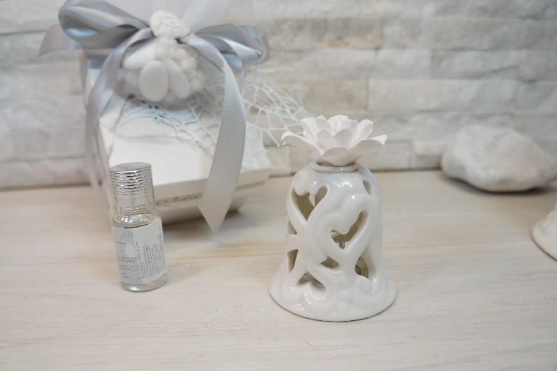 Regali e Bomboniere - Prodotti - Profumatori - CAMPANA  6,5X7CM DIFFUSORE CON LED E FIORE CON ESSENZA E BOX 