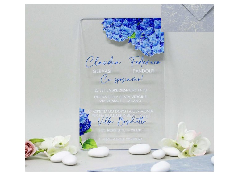 Regali e Bomboniere - Prodotti - PARTECIPAZIONI - PARTECIPAZIONE IN PLEX DECORO FLOREALE HYDRANGEA BLUE 16,5X10,7CM CON BUSTA IN CARTA DI RISO INCLUSA LA STAMPA MINIMO 25 PEZZI