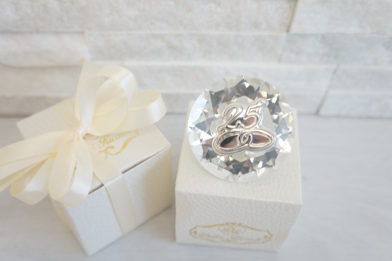 Regali e Bomboniere - Prodotti - Dolci Ricordi  - 25 ANNIVERSARIO DIAMANTE 5CM VETRO CON APPLICAZIONE BILAMINATO CON BOX