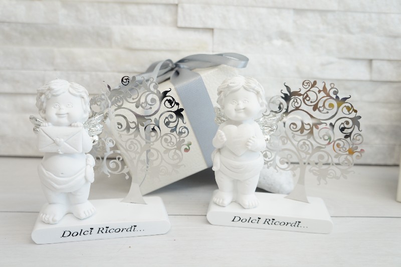 Regali e Bomboniere - Prodotti - Bomboniere Angeli - ANGELO ASS. BIANCO E ARGENTO CON ALBERO 11X10X4,5CM CON BOX