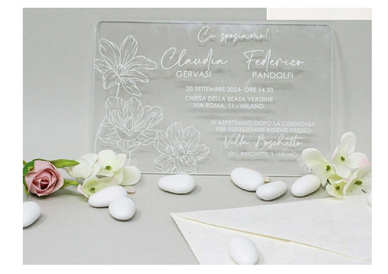 Regali e Bomboniere - Prodotti - PARTECIPAZIONI - PARTECIPAZIONE IN PLEX DECORO BIANCO FLOREALE 16,5X10,7CM CON BUSTA IN CARTA DI RISO INCLUSA LA STAMPA  MINIMO 25 PEZZI 