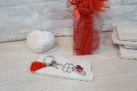 Regali e Bomboniere - Prodotti - Bomboniere Laurea - PORTACHIAVI QUADRIFOGLIO NAPPINA ROSSA C/ASTUCCIO