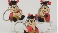 Regali e Bomboniere - Prodotti - Bomboniere Laurea - Coccinelle portachiavi laureati 4cm assortiti