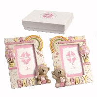 Regali e Bomboniere - Prodotti - Quadrifoglio  SOLIDALE - PORTAFOTO ROSA ORSETTO CON CAPPELLO 17X20 CON BOX ASSORTITO