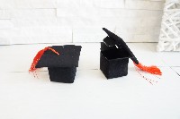 Regali e Bomboniere - Prodotti - Bomboniere Laurea - SCATOLINA LAUREA NERA 7X7X5CM cartoncino rivestito in vellutino