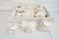 Regali e Bomboniere - Prodotti - OFFERTE DI LUGLIO - SET 15 PEZZI BOMBONIERE PER CRESIMA CON SACCHETTINO/SCATOLINA PORTA CONFETTI PIU' MOLLETTA CUORE PREGHIERA / CALAMITA CRESIMA