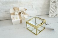 Regali e Bomboniere - Prodotti - Cristallo e Vetro - 8X8X5,5CM SCATOLA CON VETRO E METALLO ORO E SPECCHIO SUL FONDO