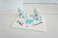 Regali e Bomboniere - Prodotti - Bomboniere Gemelli - GEMELLINI BOMBONIERA 10,5X8CM PIASTRA LIMONGE E BIMBI RESINA  con box