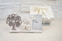 Regali e Bomboniere - Prodotti - Cornici e Orologi - PORTAFOTO SOGNO COPPIA ALBERO 20X11CM POLVERE DI MARMO CON BOX 