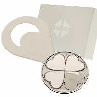 Regali e Bomboniere - Prodotti - Quadrifoglio  SOLIDALE - APRIBOTTIGLIE QUADRIFOGLIO 12CM CON BOX