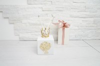 Regali e Bomboniere - Prodotti - Profumatori - PROFUMATORE PICC. BIANCO CON ALBERO E CORONA ORO 7X7X11CM 200ML CON BOX 