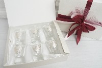 Regali e Bomboniere - Prodotti - Dolci Ricordi  - SET 6 BICCHIERI DA LIQUORE VETRO PLACCA CUORE  ANGELO  7X4.5CM CON BOX