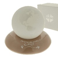 Regali e Bomboniere - Prodotti - Quadrifoglio  SOLIDALE - PLANET LED PICCOLO TORTORA D.13 H.9 CON BOX