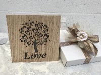 Regali e Bomboniere - Prodotti - Cornici e Orologi - Quadretto legno LOVE con led cm. 20x20