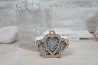 Regali e Bomboniere - Prodotti - Profumatori - PROFUMATORE CORONA CUORI 7.8X2.5X10CM resina e legno 