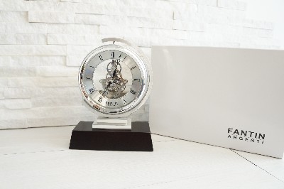 Regali e Bomboniere - Prodotti - FANTIN ARGENTI - OROLOGIO CON BASE IN LEGNO LACCATO - 16.6X7.7X21.5CM