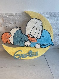 Regali e Bomboniere - Prodotti - PERSONAGGI POLISTIROLO - PAPERINO baby NANNA  su luna 60X56 personalizzabile con nome