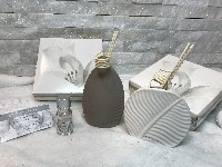 Regali e Bomboniere - Prodotti - Profumatori - DIFFUSORE FOGLIA DESIGN bomboniera bianca/tortora 9X10CM -11X8cm CON BOX CLARALUNA